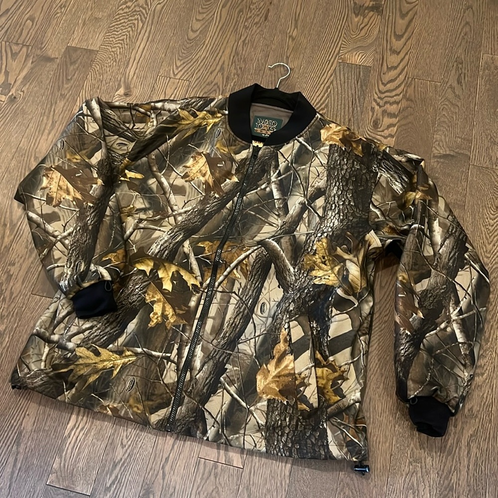 Mad Dog Gear Jacket  hunting fishing large camo realtree Hardwoods zip up